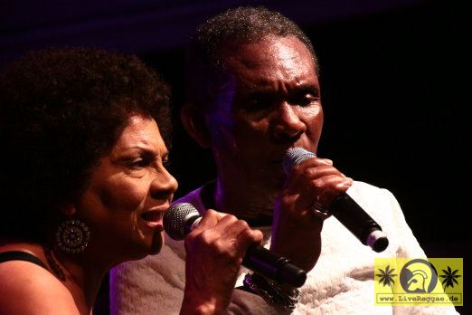Ken Boothe (Jam) and Susan Cadogan (Jam) with The Magic Touch - This Is Ska Festival Wasserburg Rosslau 22.06.2019 (1).JPG